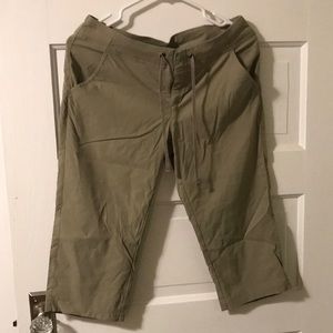 Columbia brand quick dry capris